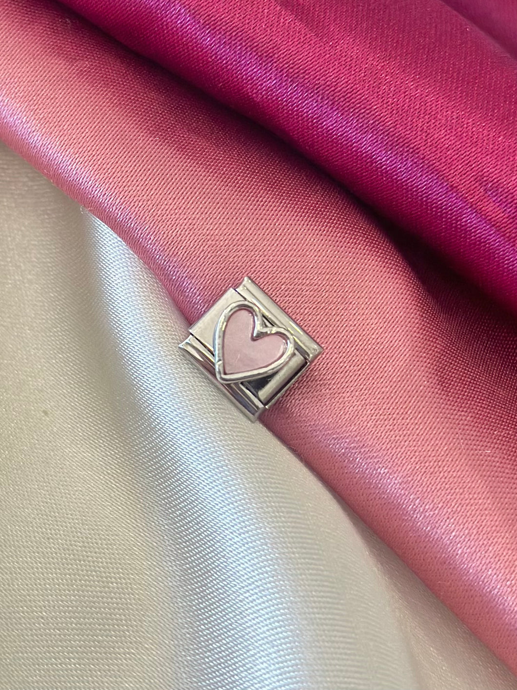 Corazon rosa Charm #20