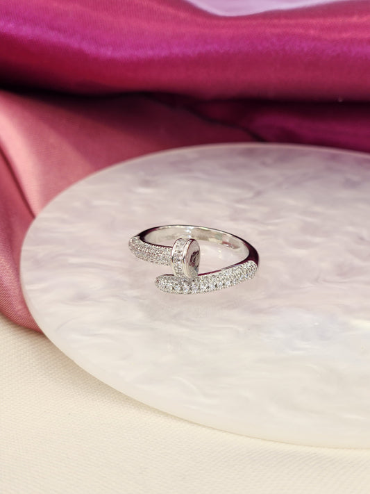 Anillo clavo zirconia plateado
