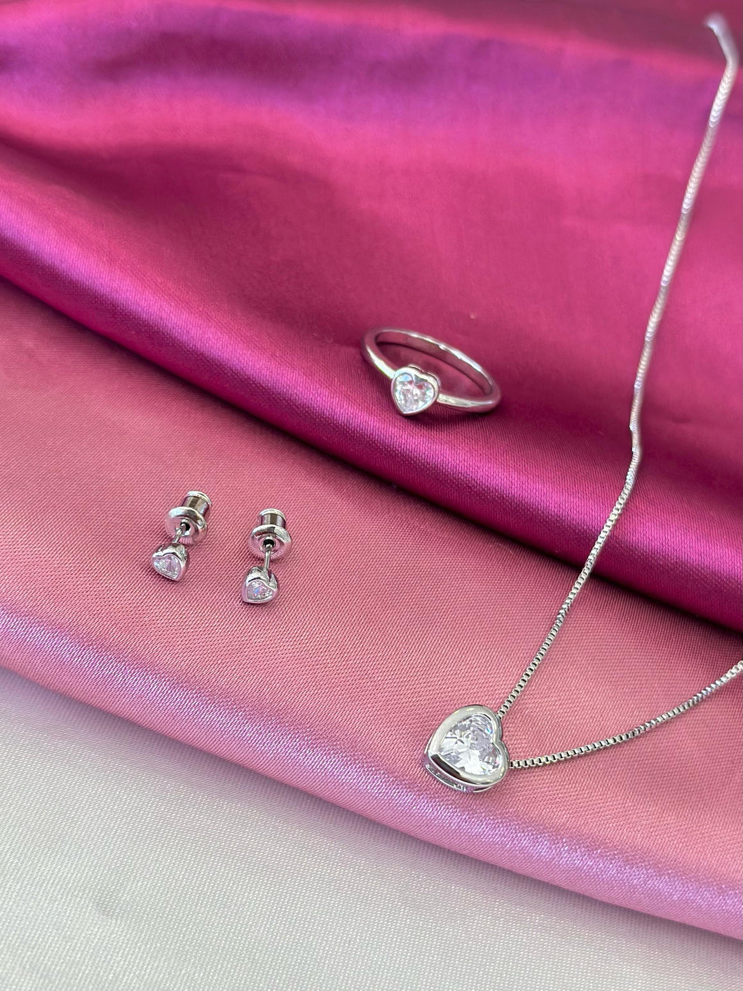 Juego/set collar, aretes y anillo corazon cristal plateado #C123