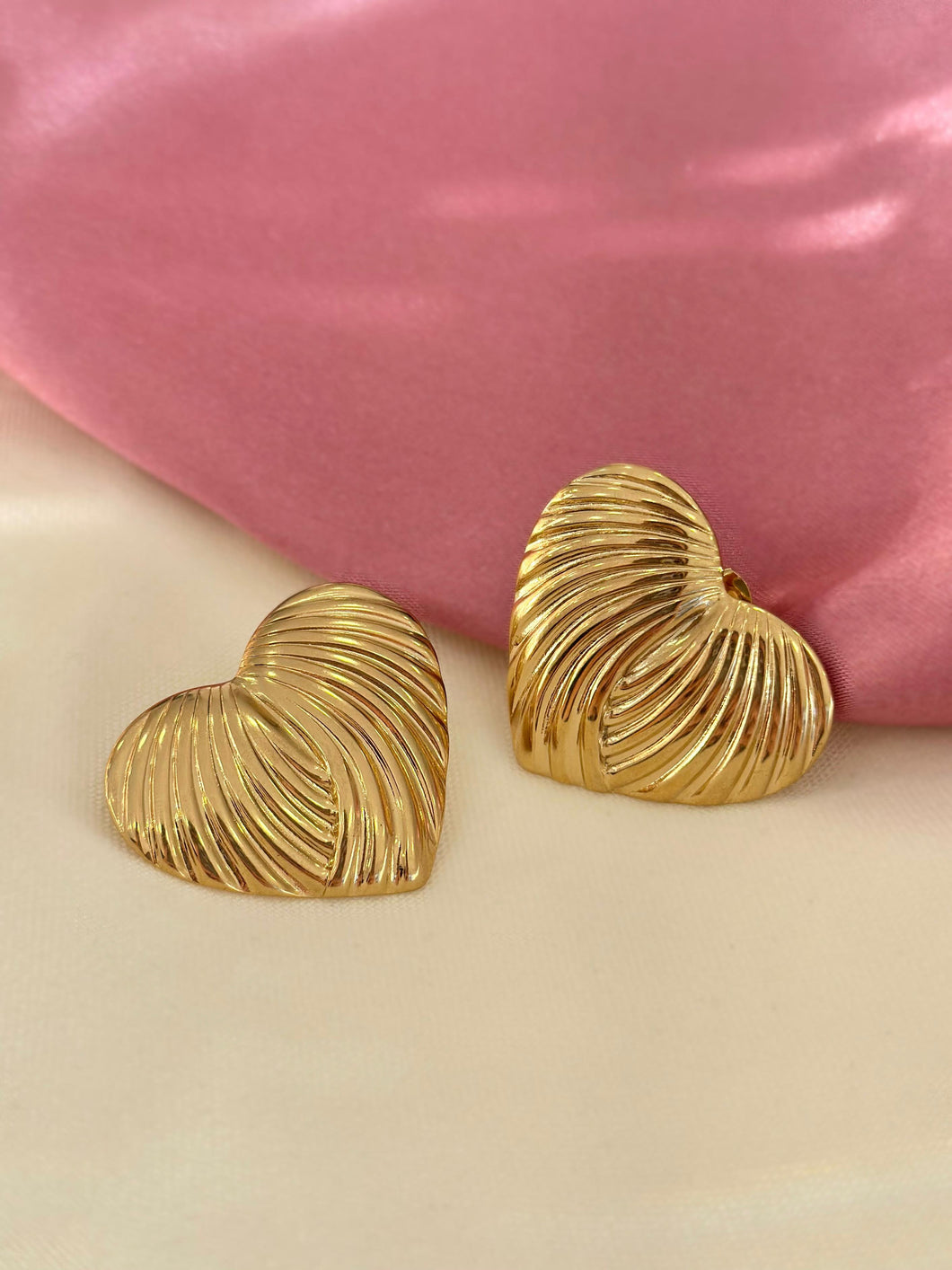 Aretes corazon lineas #B10