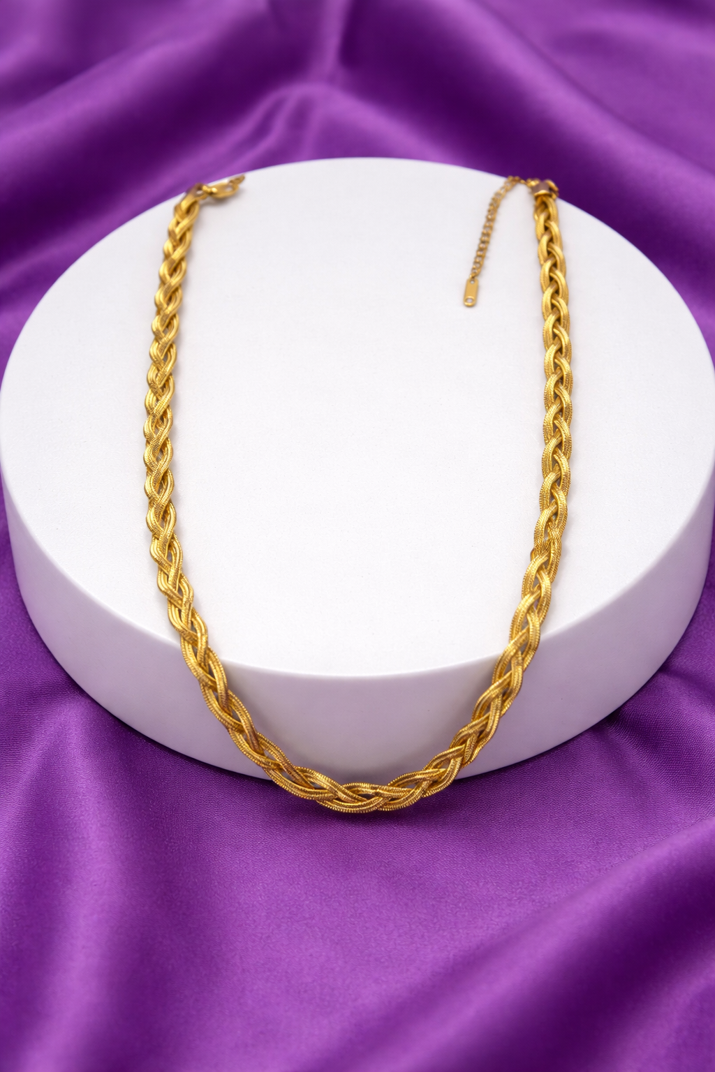 Collar dorado triple cadena plana #B0.5