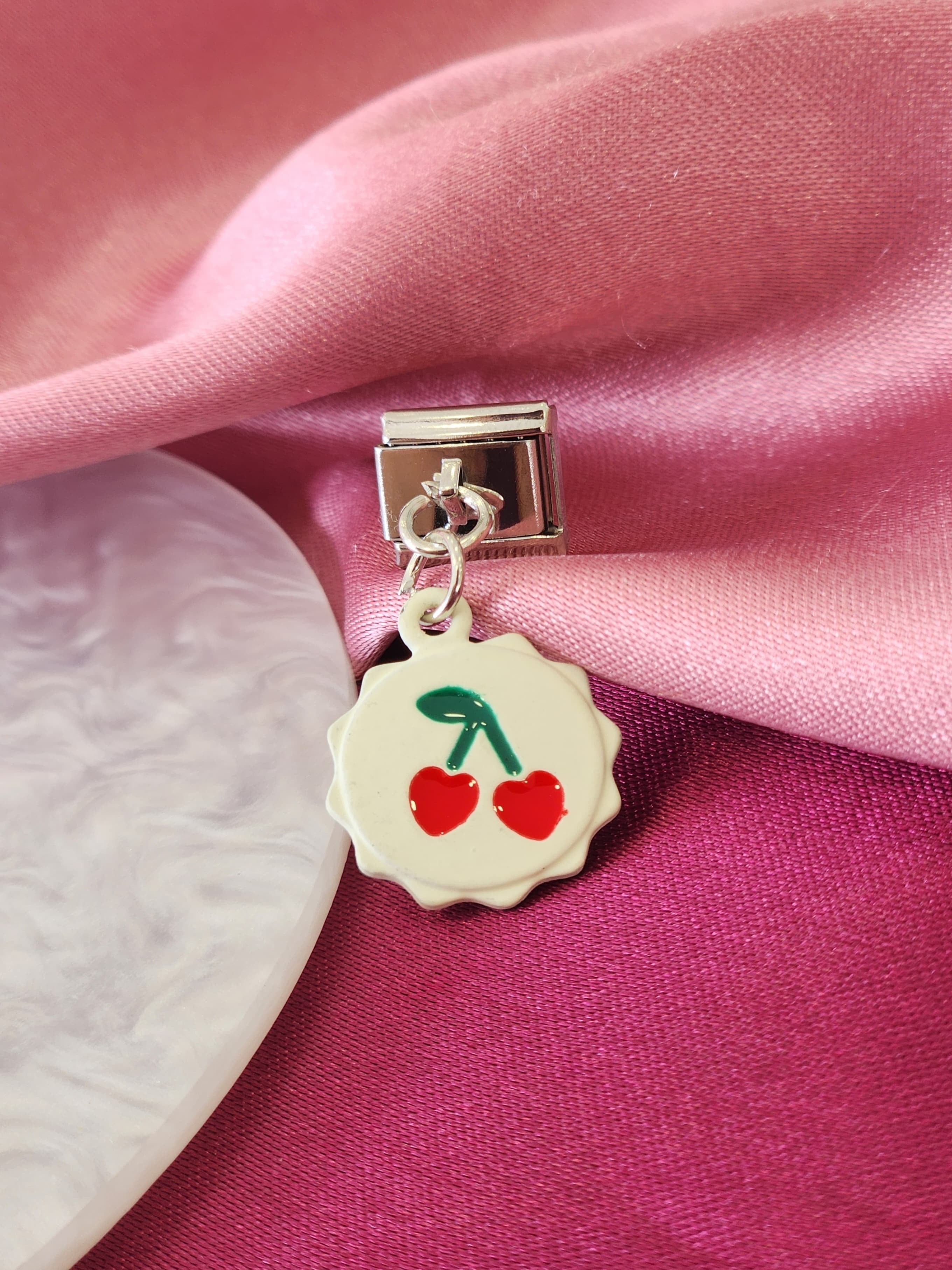 Charm cereza corazon fondo blanco colgante #6