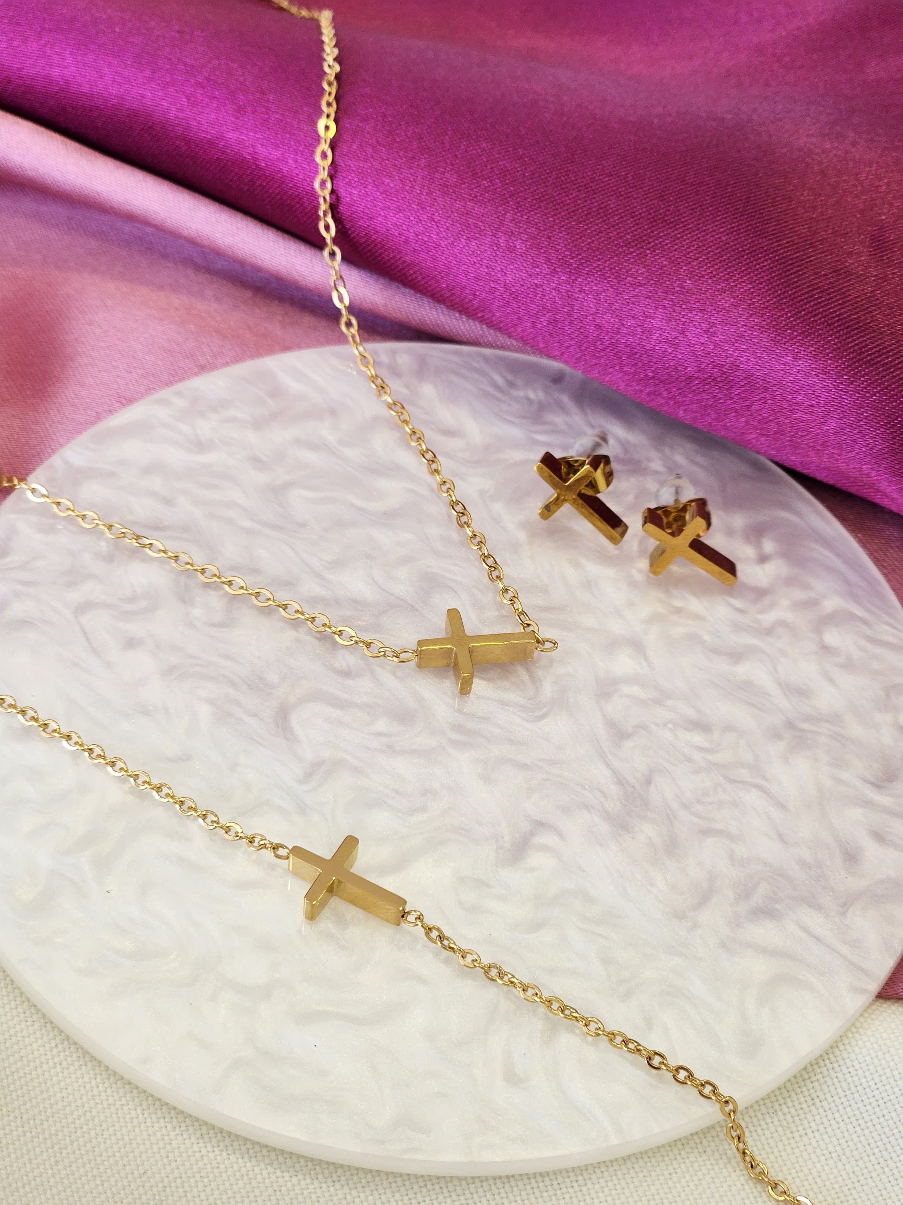 Set cruz dorada (aretes, pulsera, collar #0