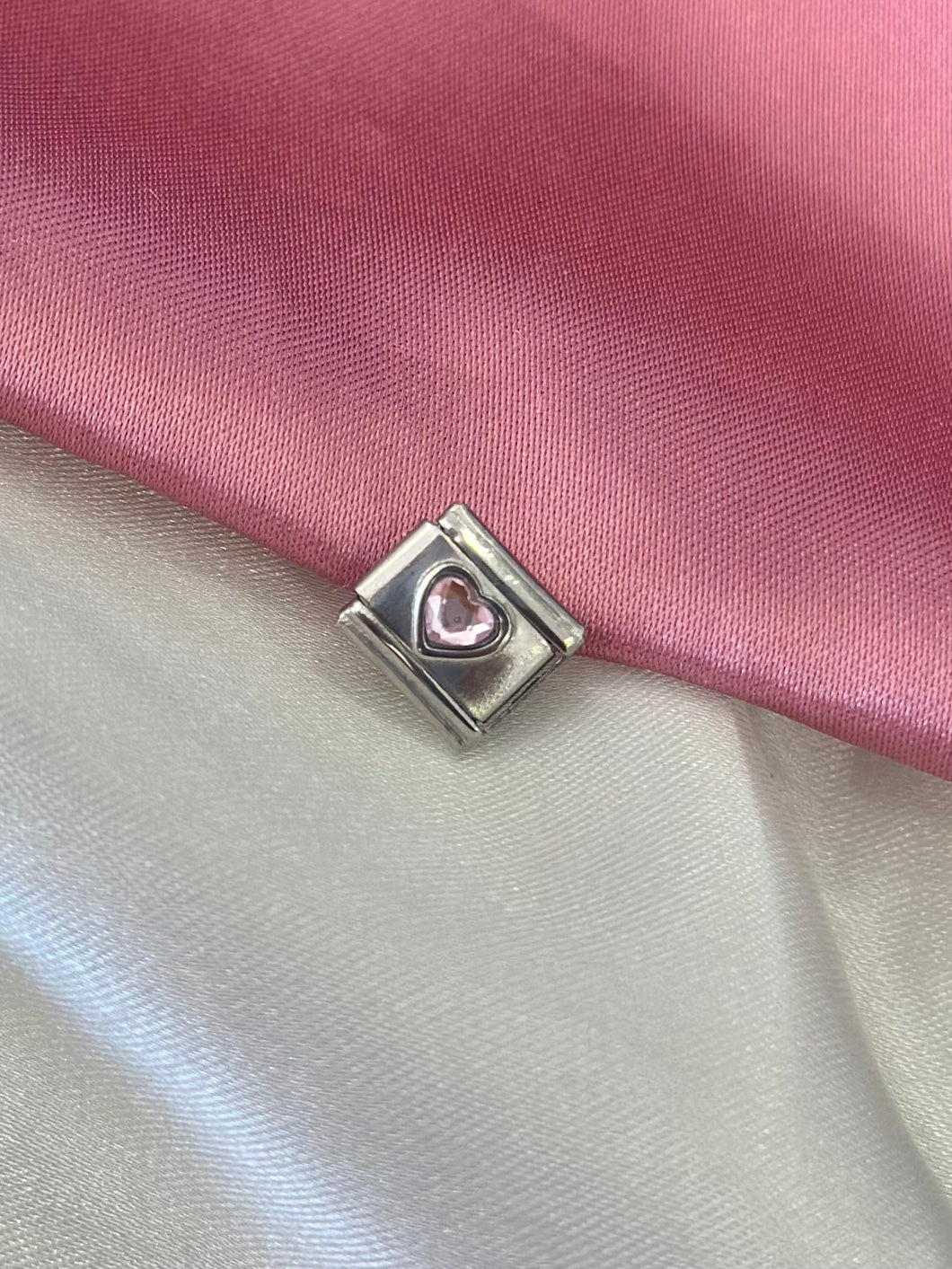 Corazon chico zirconia Charm rosa #14