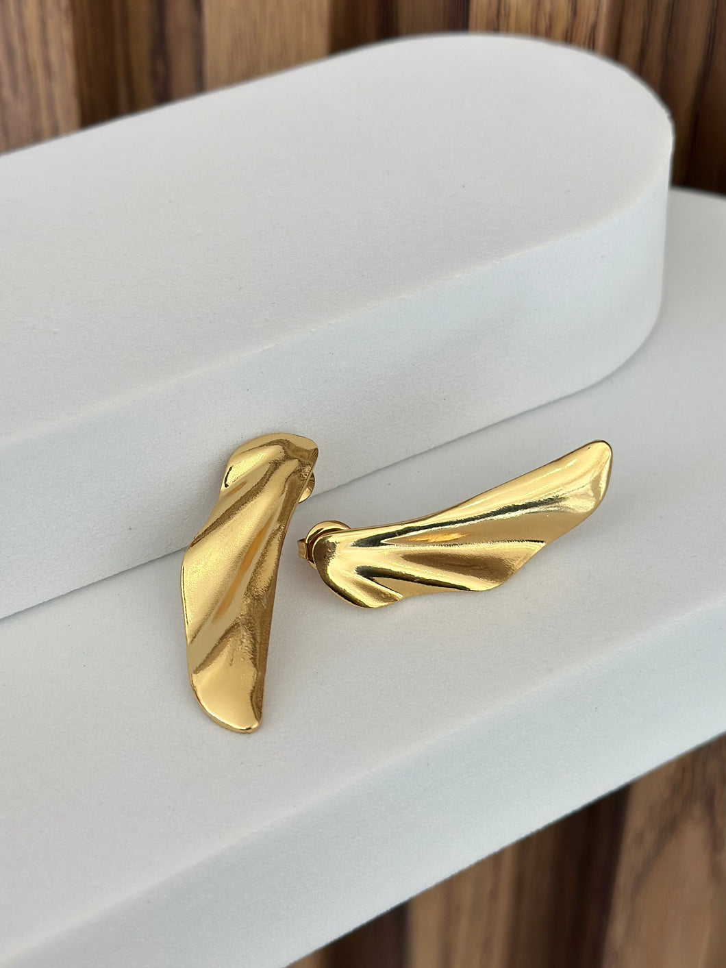 Aretes hoja alargada con pliegues #A3.1