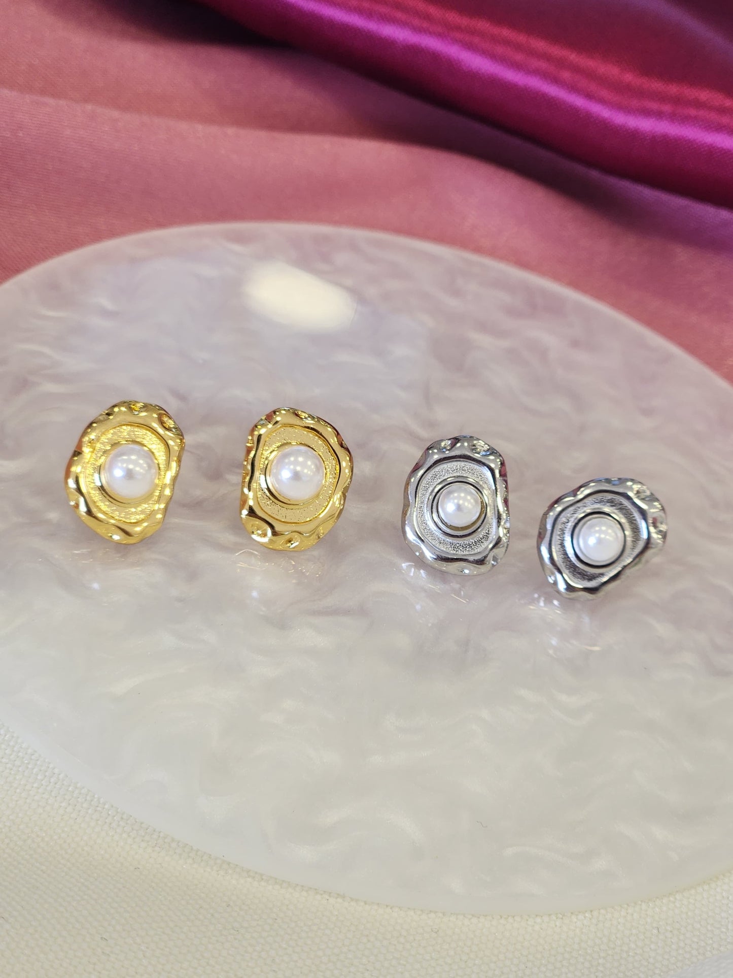 Aretes circulo irregular perla centro #C194