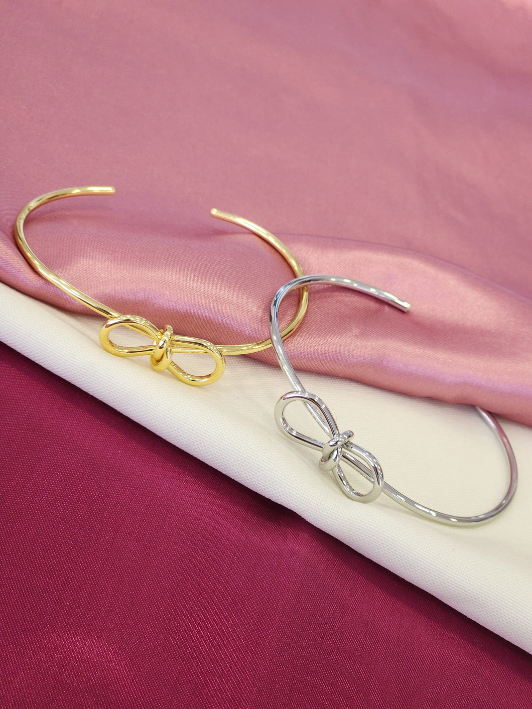 Pulsera ajustable moño