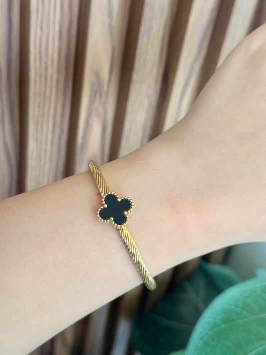Pulsera trebol negro torsal rigida #E32