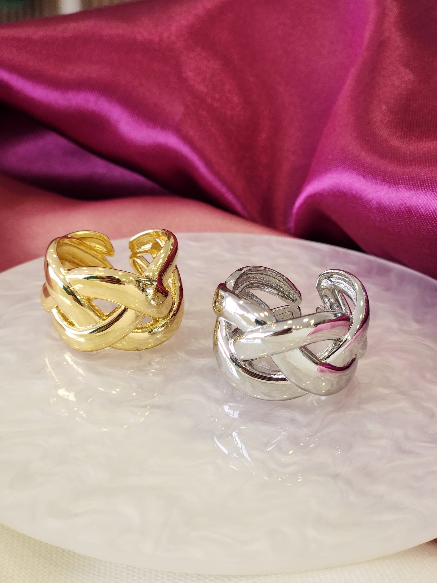 Anillo eslabones cruzados