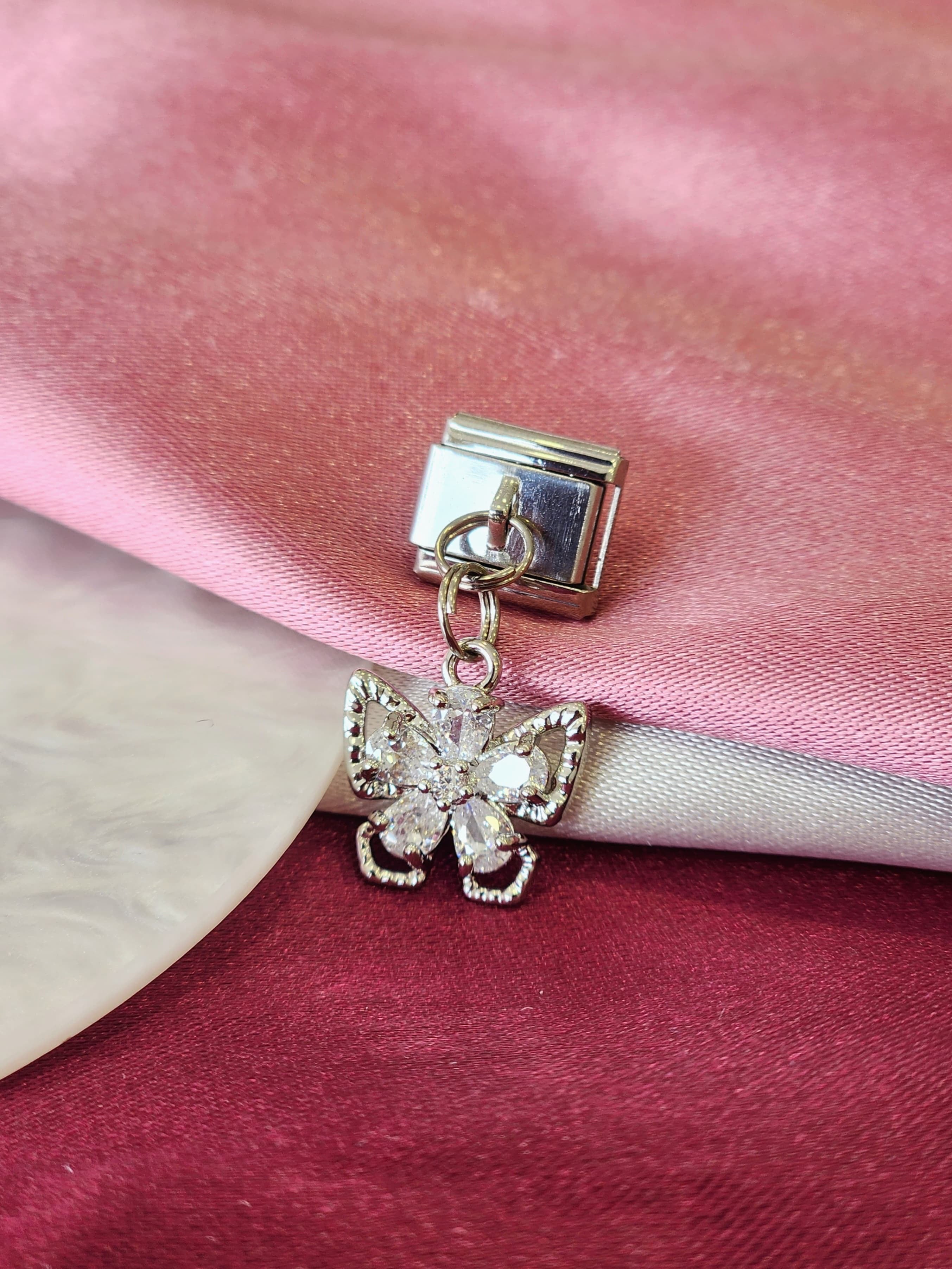 Charm mariposa flor cristal