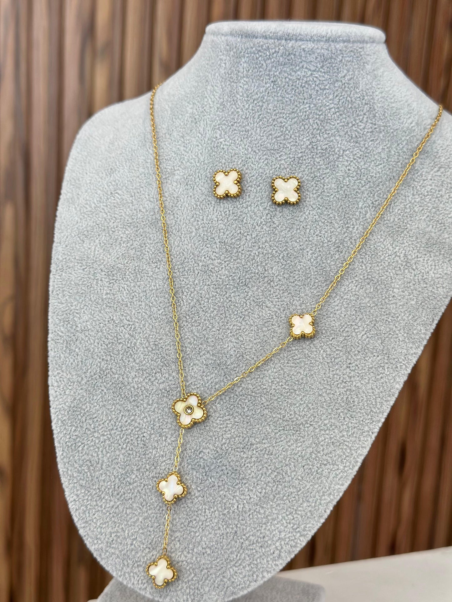 Collar y aretes trebol colgante con zirconia blanco #C146