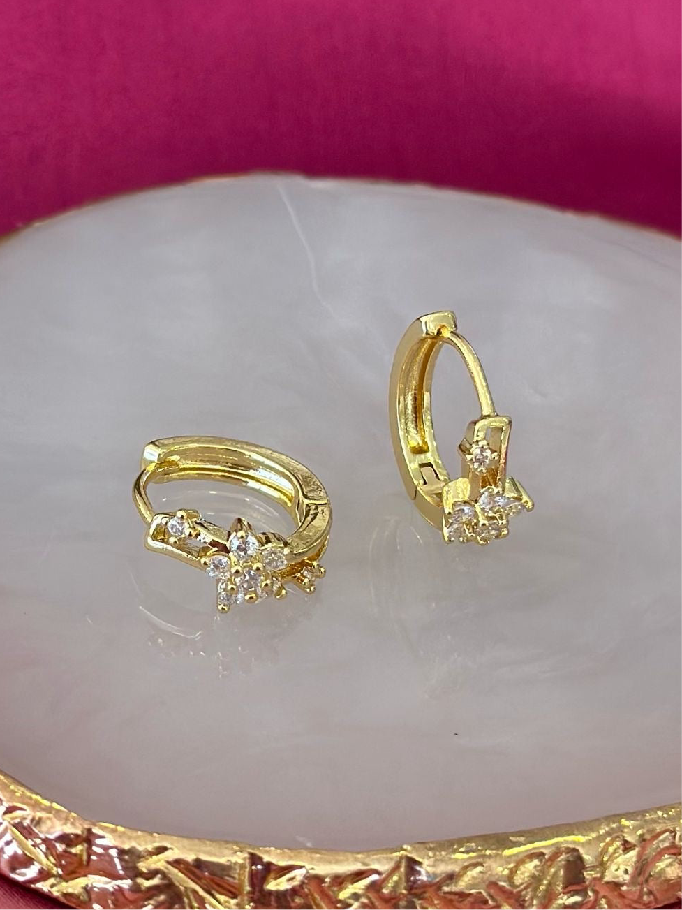 Aretes flor con puntos zirconia #E4