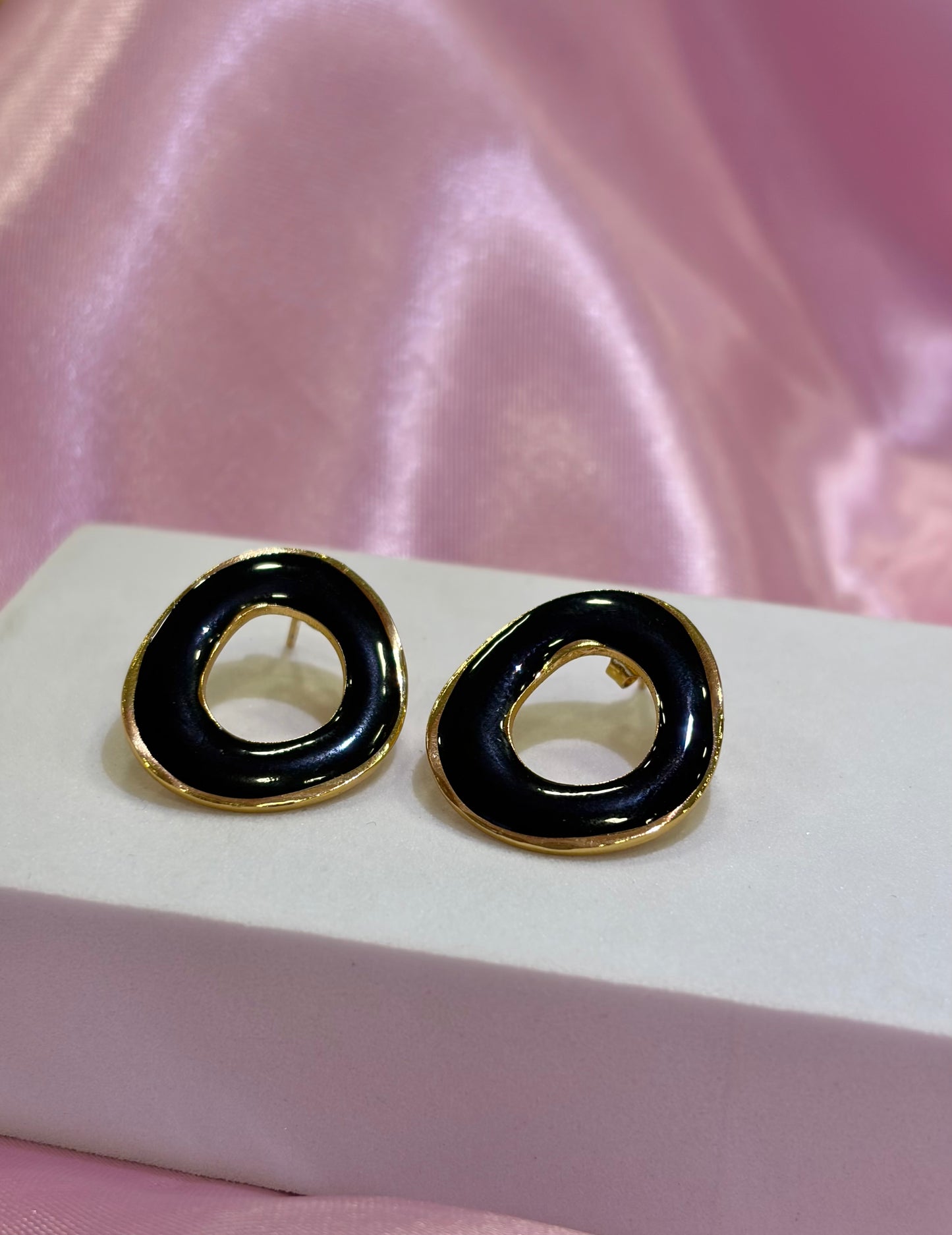 Aretes circulo hueco irregulares #N43