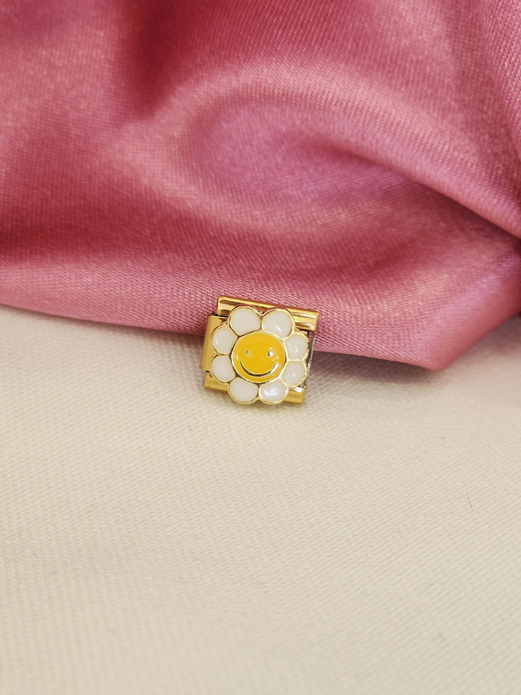 Charm flor carita feliz #3
