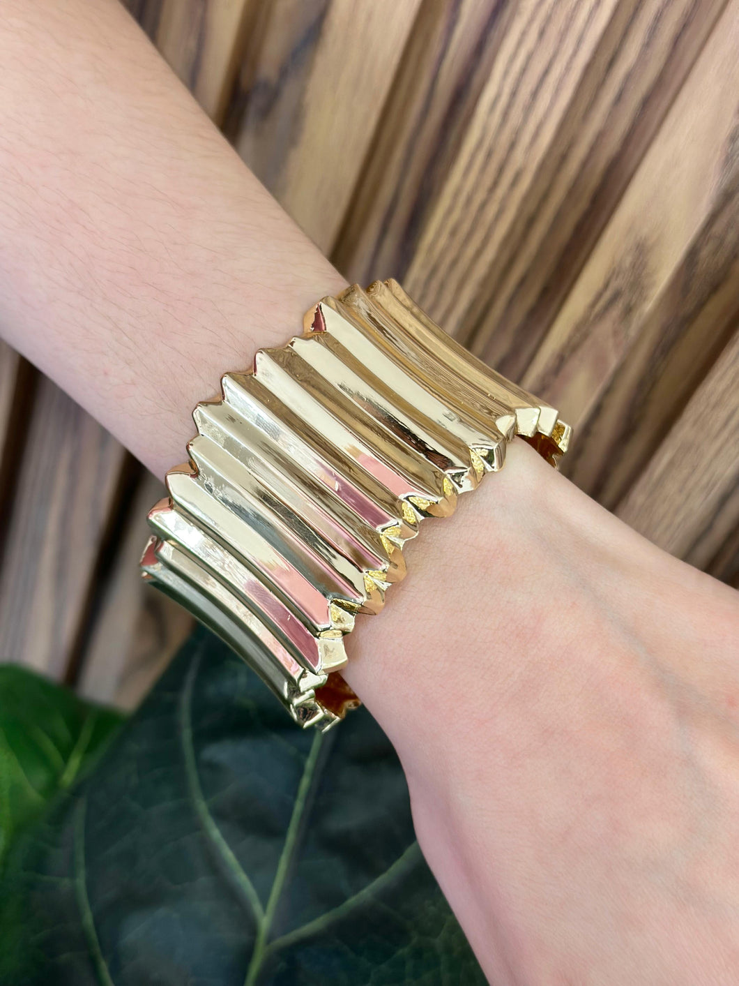 Pulsera rigida acanalado