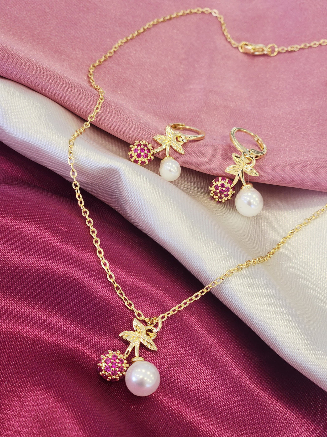 Set collar y aretes cereza zirconia perla #52