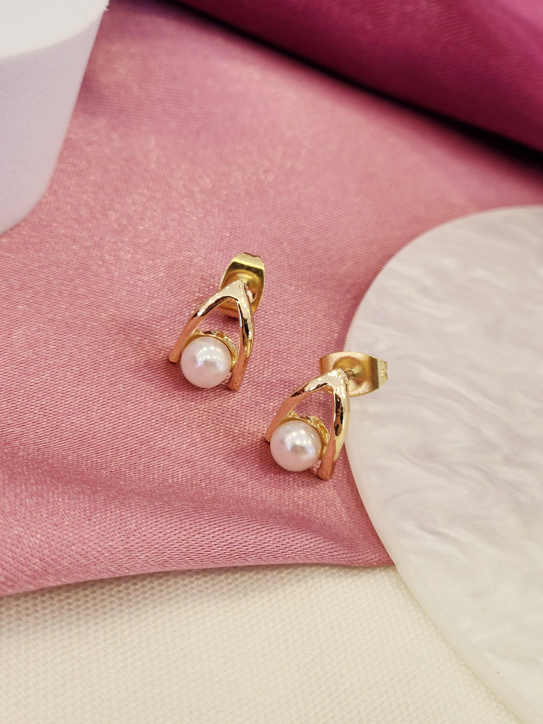 Aretes mini curva con perla #G25
