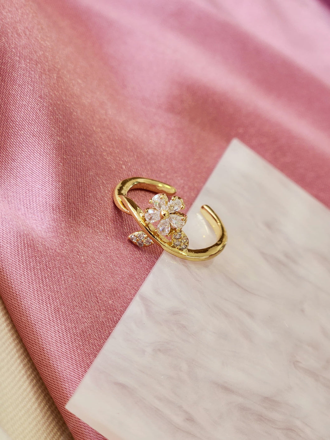 Anillo flor hojas #105C
