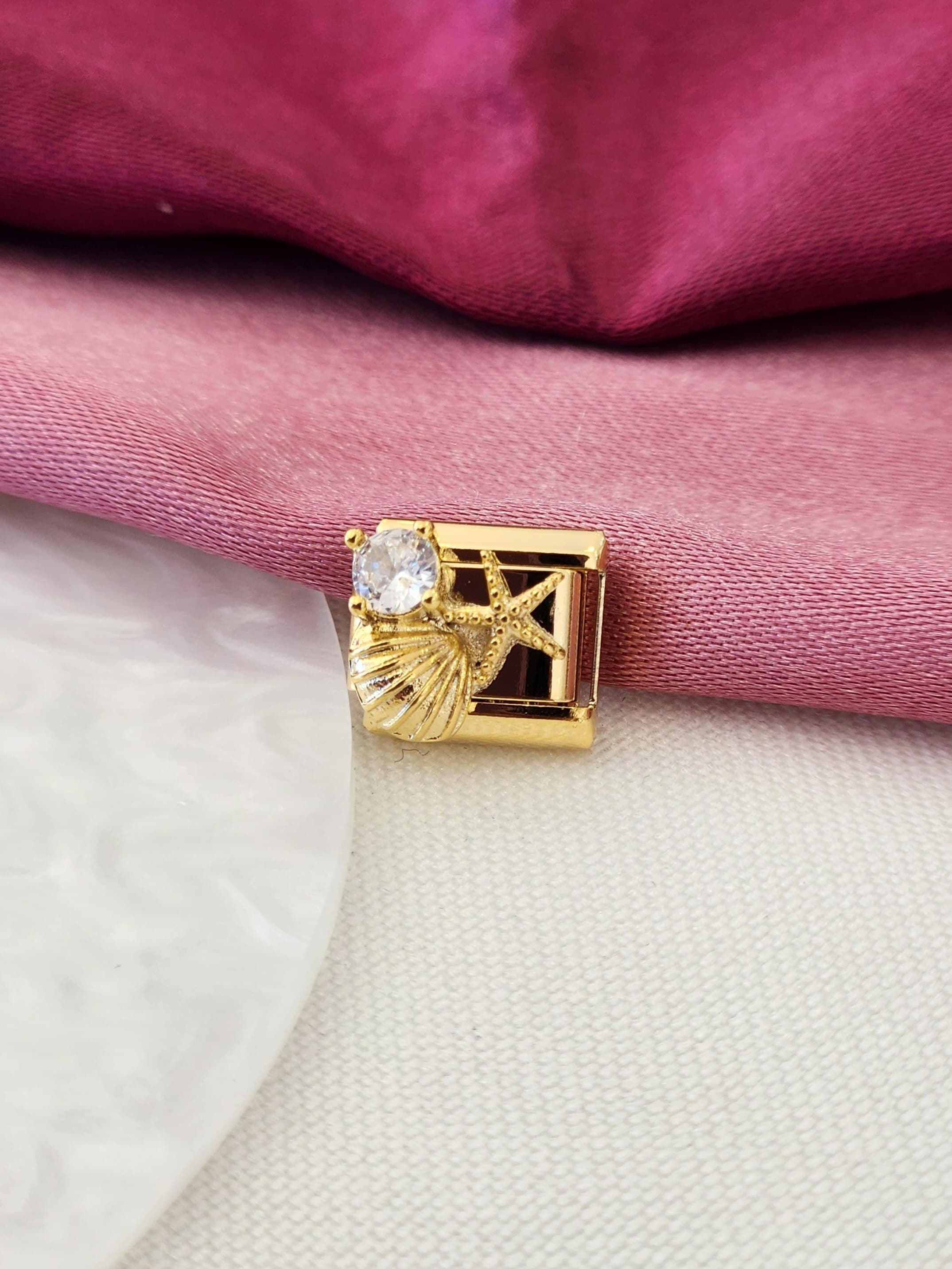 Charm estrella concha zirconia dorado #14