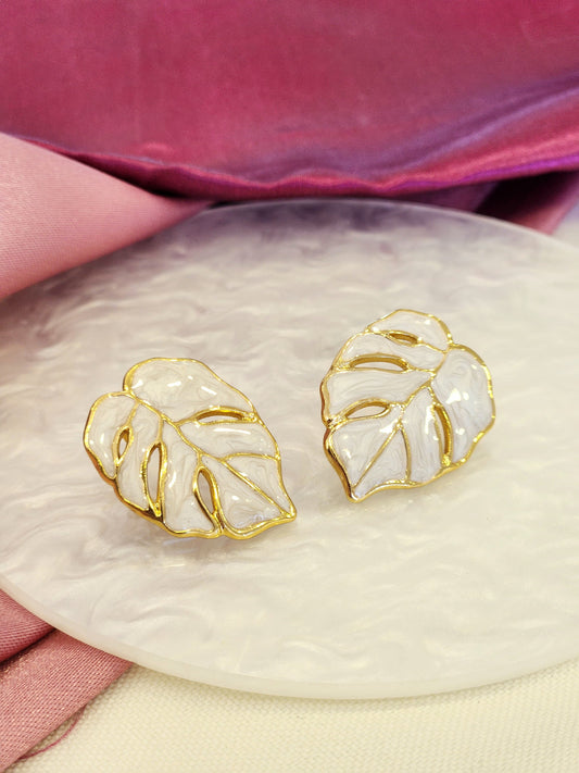 Aretes hoja blanca con bordes dorados