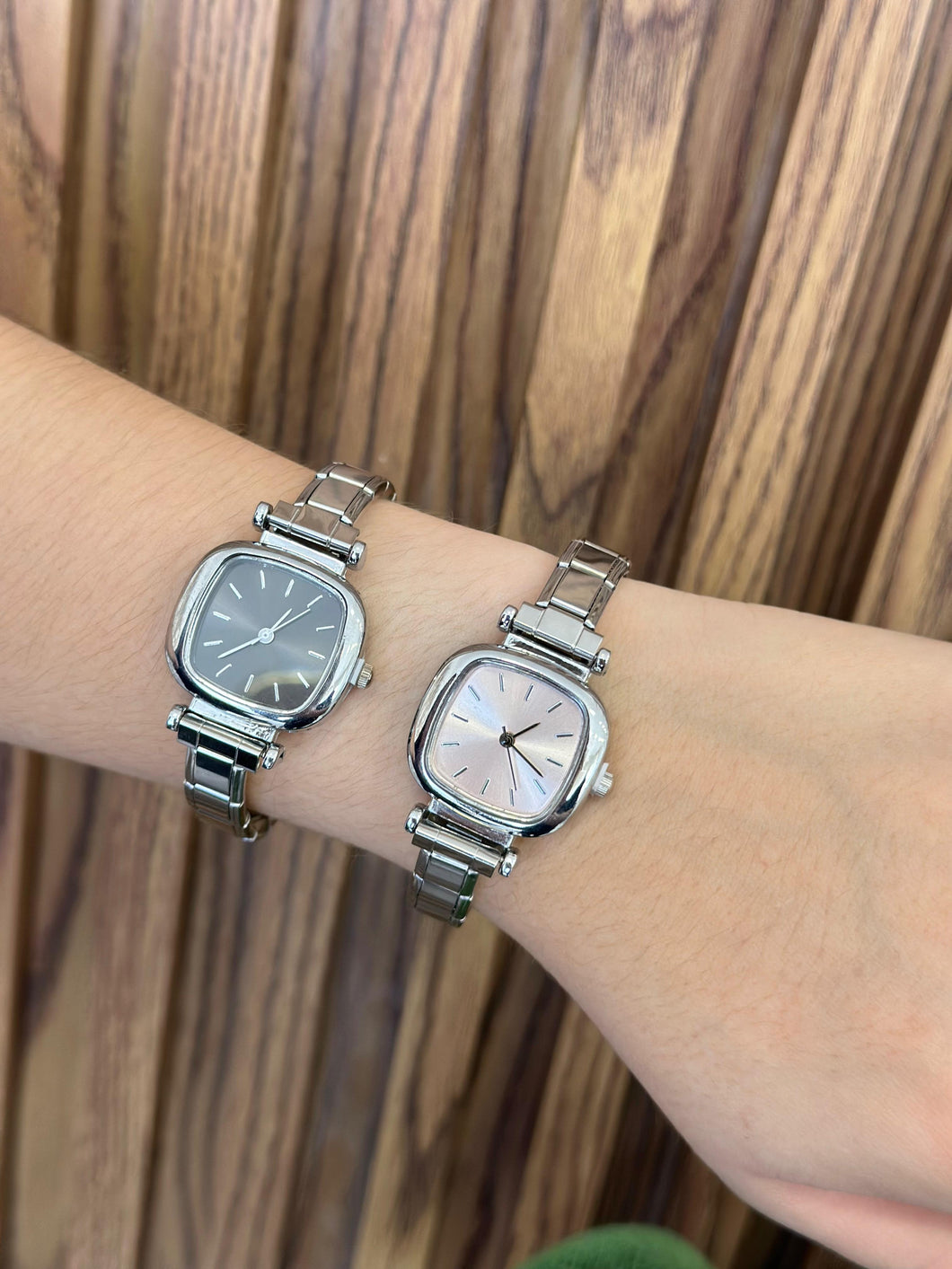 Reloj semicuadrado
