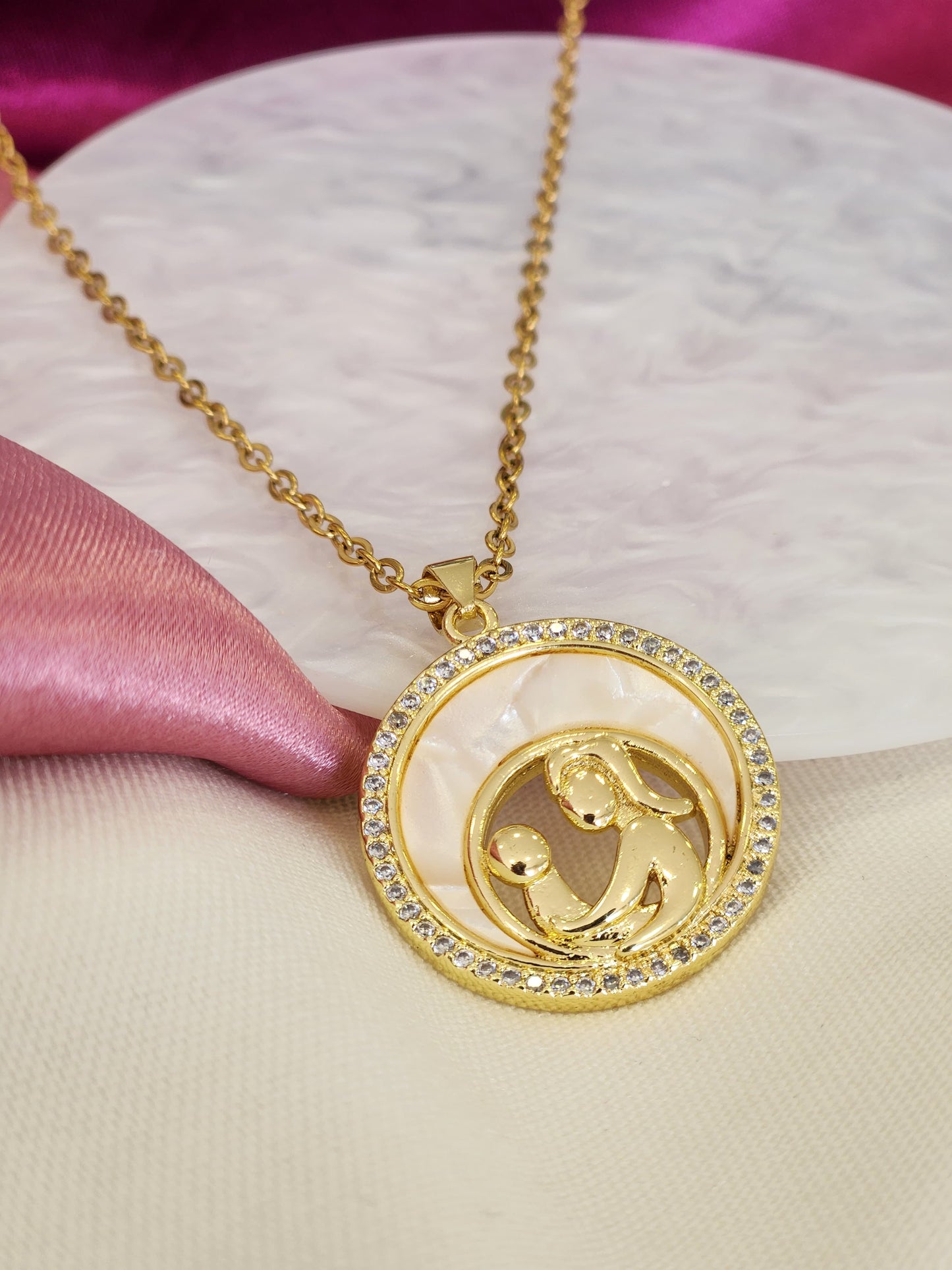 Collar mama circulo madre perla zirconia