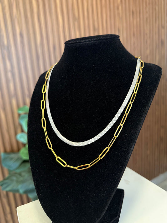 Collar doble plana plateada y eslabones delgados dorados #J10