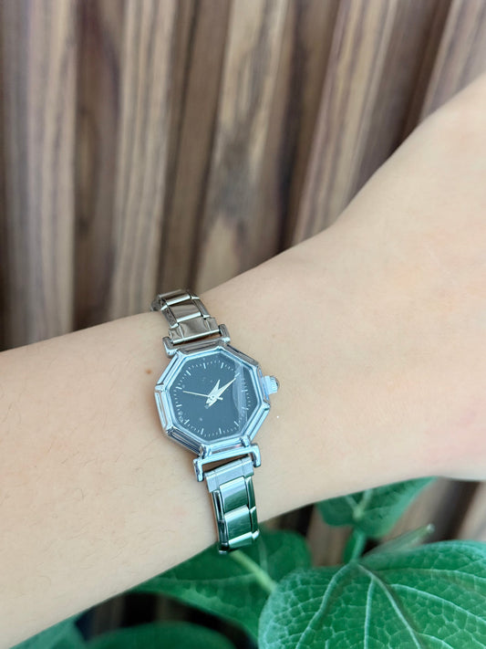 Reloj plateado octagonal #K15