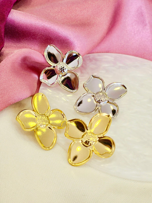 Aretes flor 4 petalos lisos