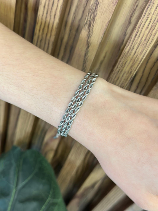 Pulsera triple torsal plateada A27