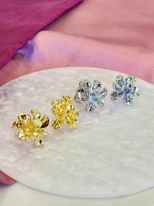 Aretes petalos corrugados