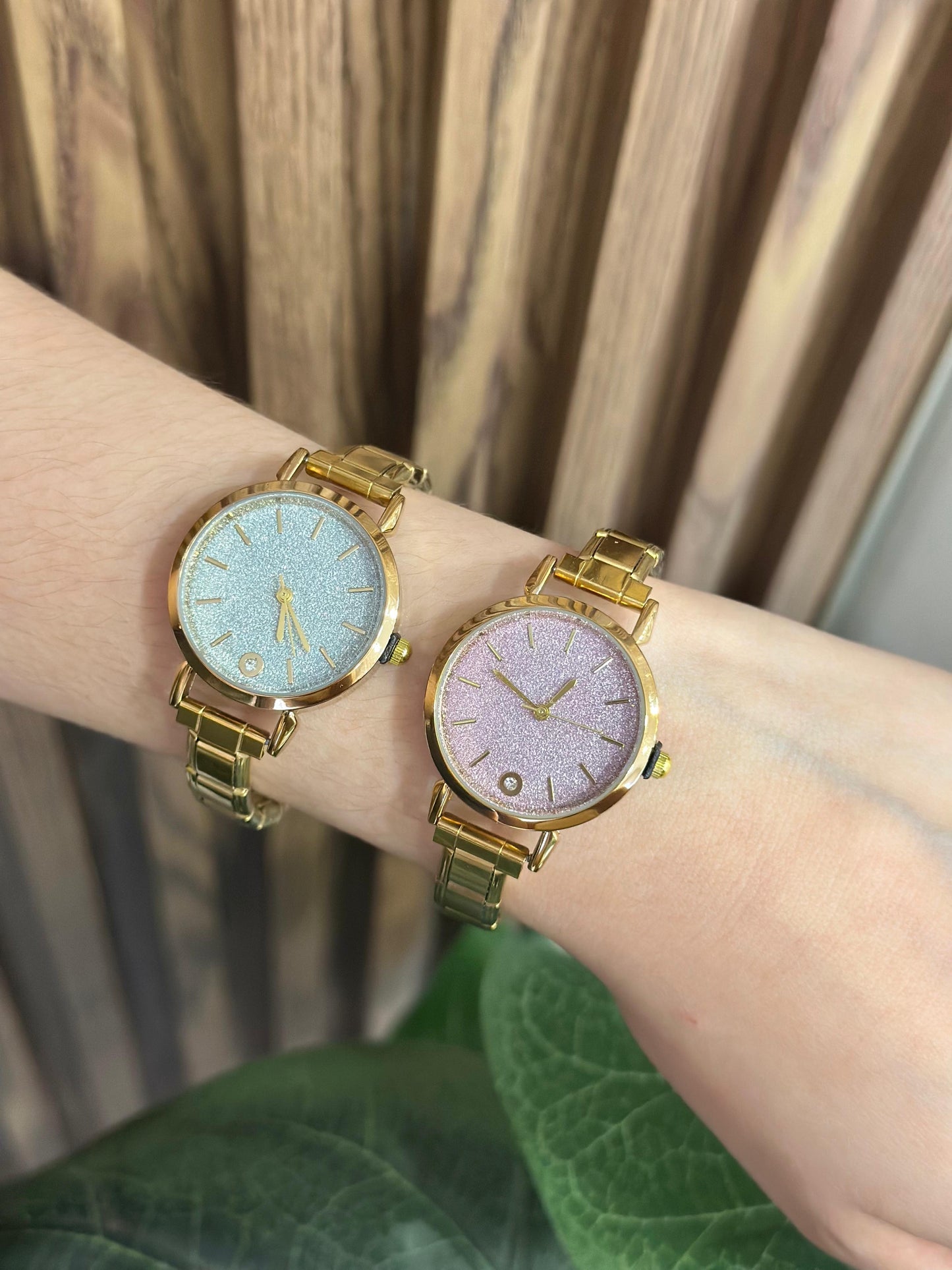 Reloj brillos dorado #F28