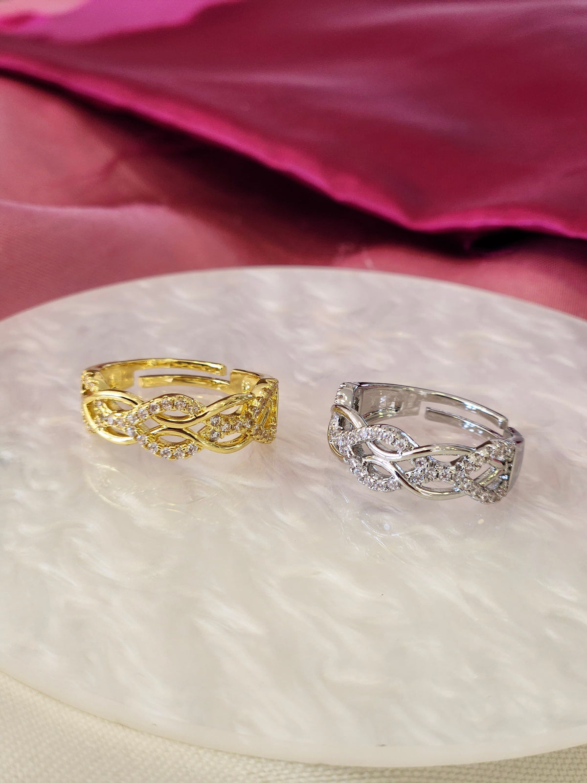 Anillo zirconias entrelazadas #L18