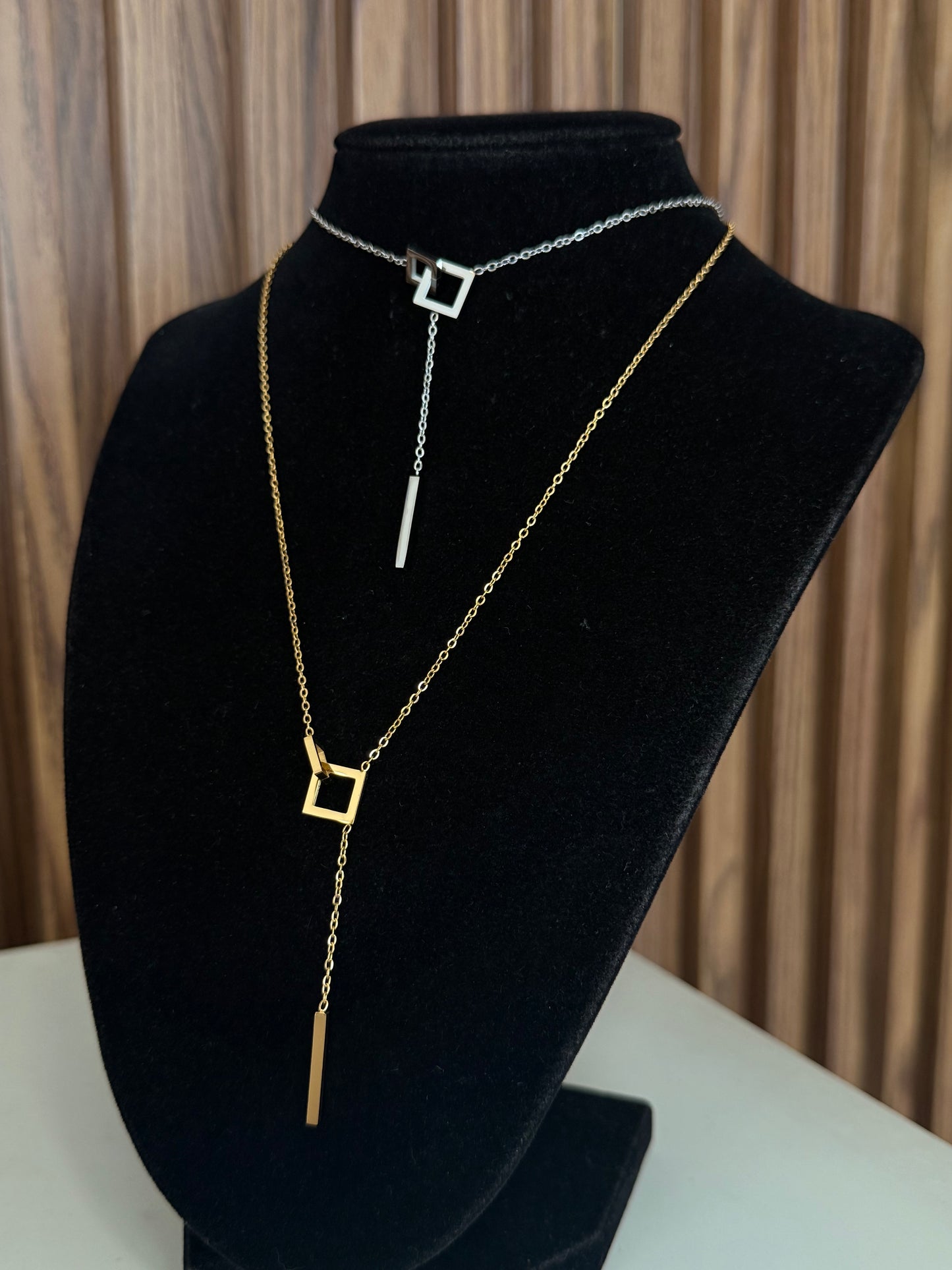 Collar doble cuadro hueco entrelazado # G38.1