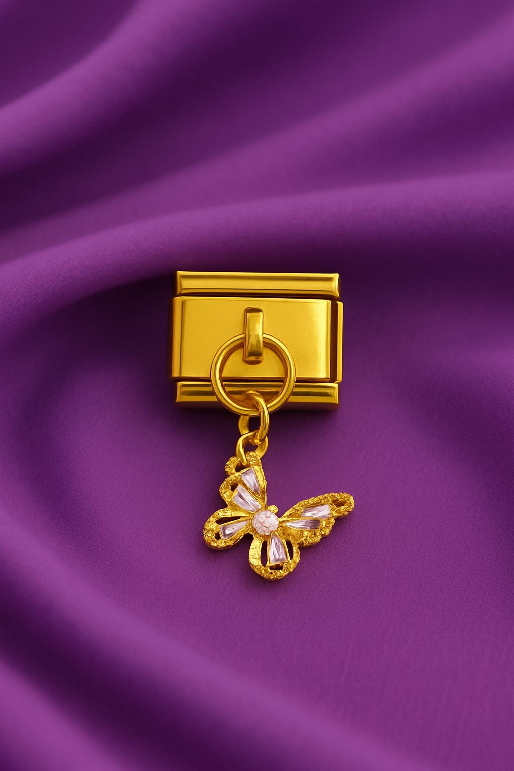 Charm mariposa zirconia dorado #4