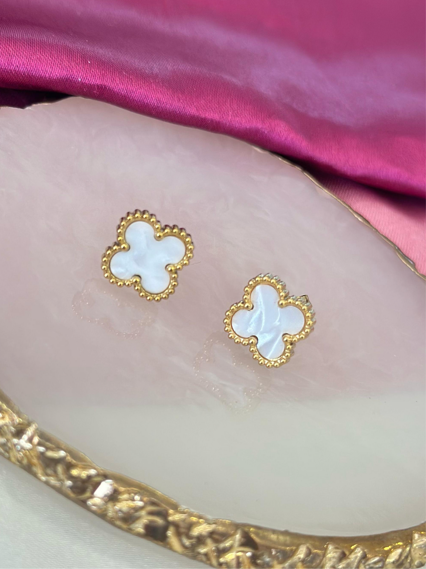 Aretes trebol blanco #B0.2