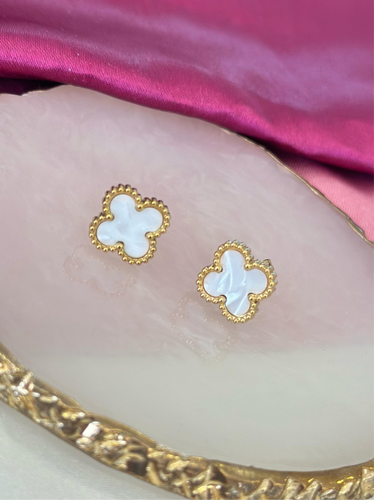 Aretes trebol blanco #B0.2