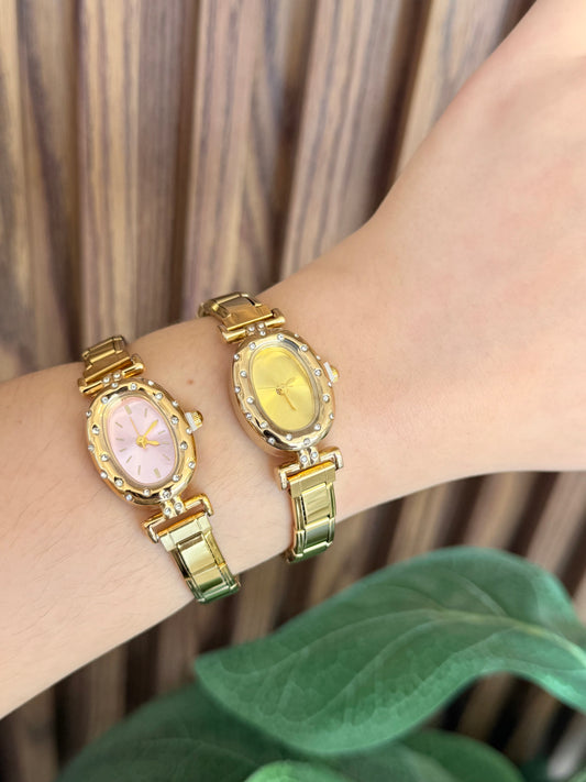 Reloj ovalado puntos zirconia