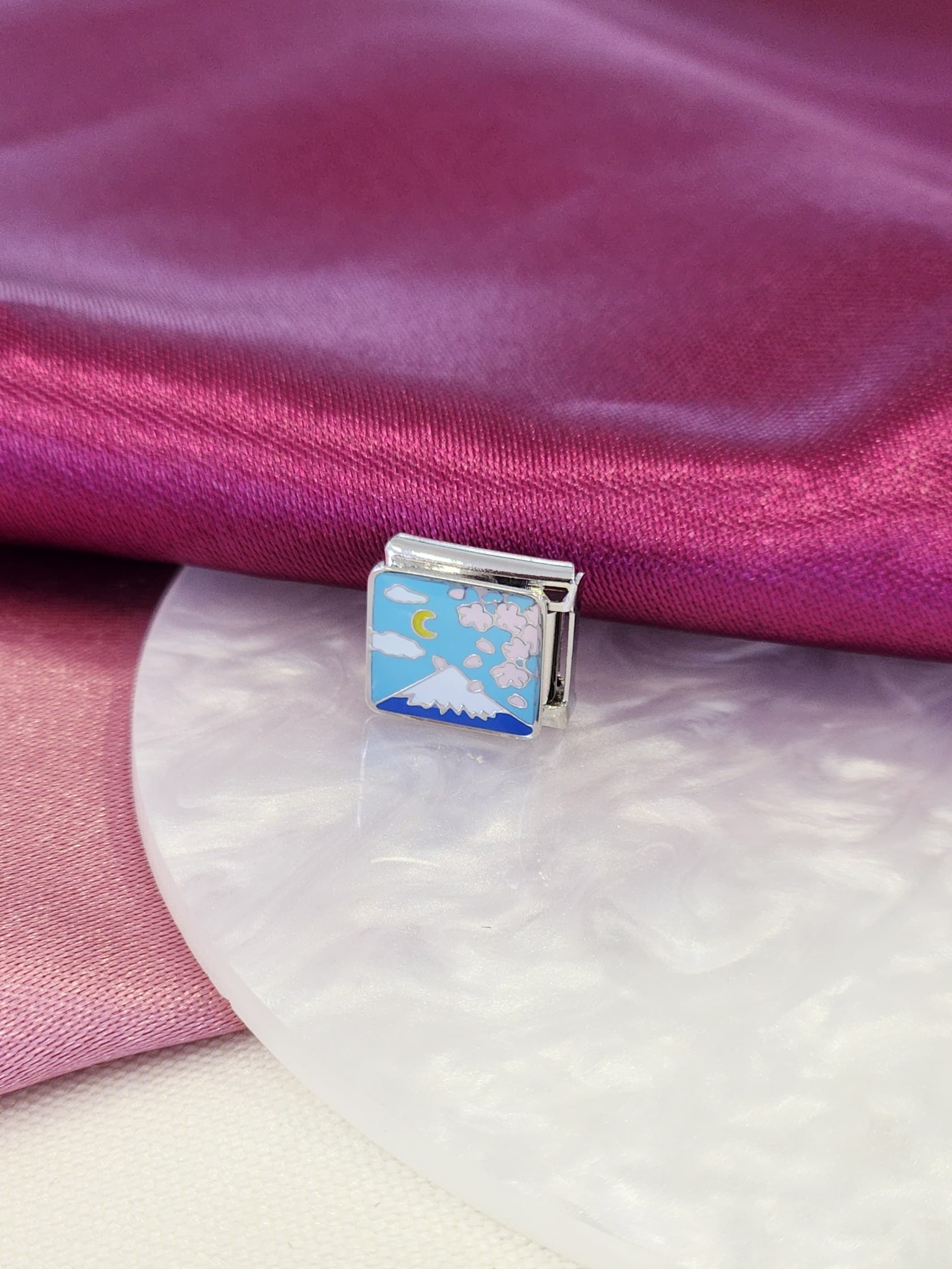Charm Monte Fuji