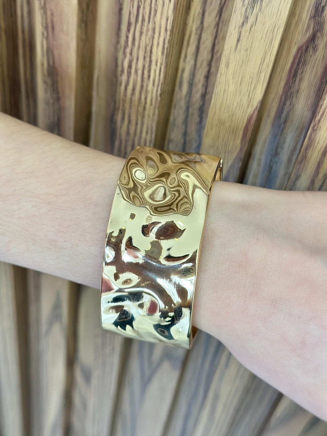 Pulsera rigida martillada