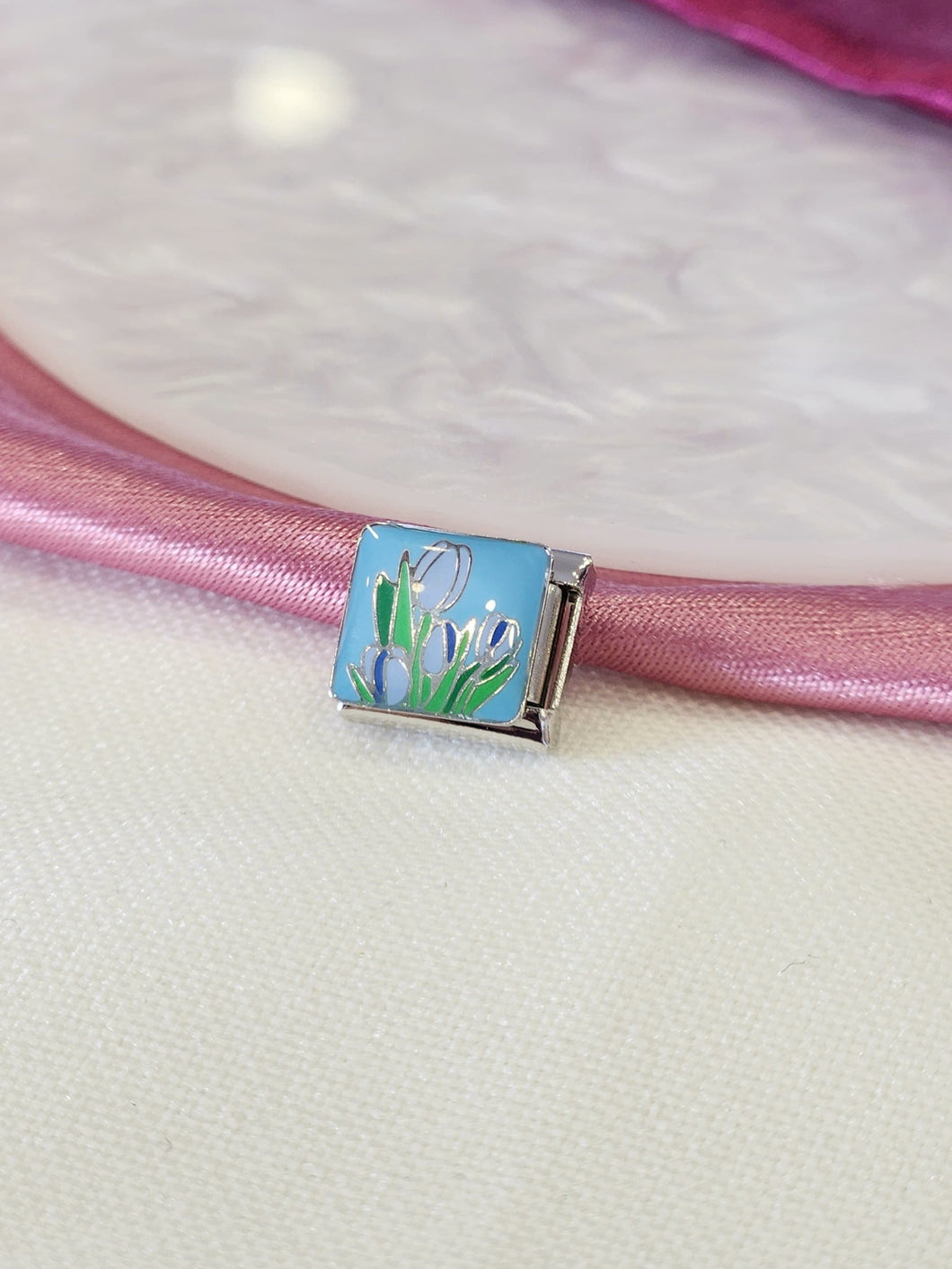 Charm tulipanes azules