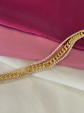 Cargar imagen en el visor de la galería, Pulsera dorada triple zirconia/eslabones #B10
