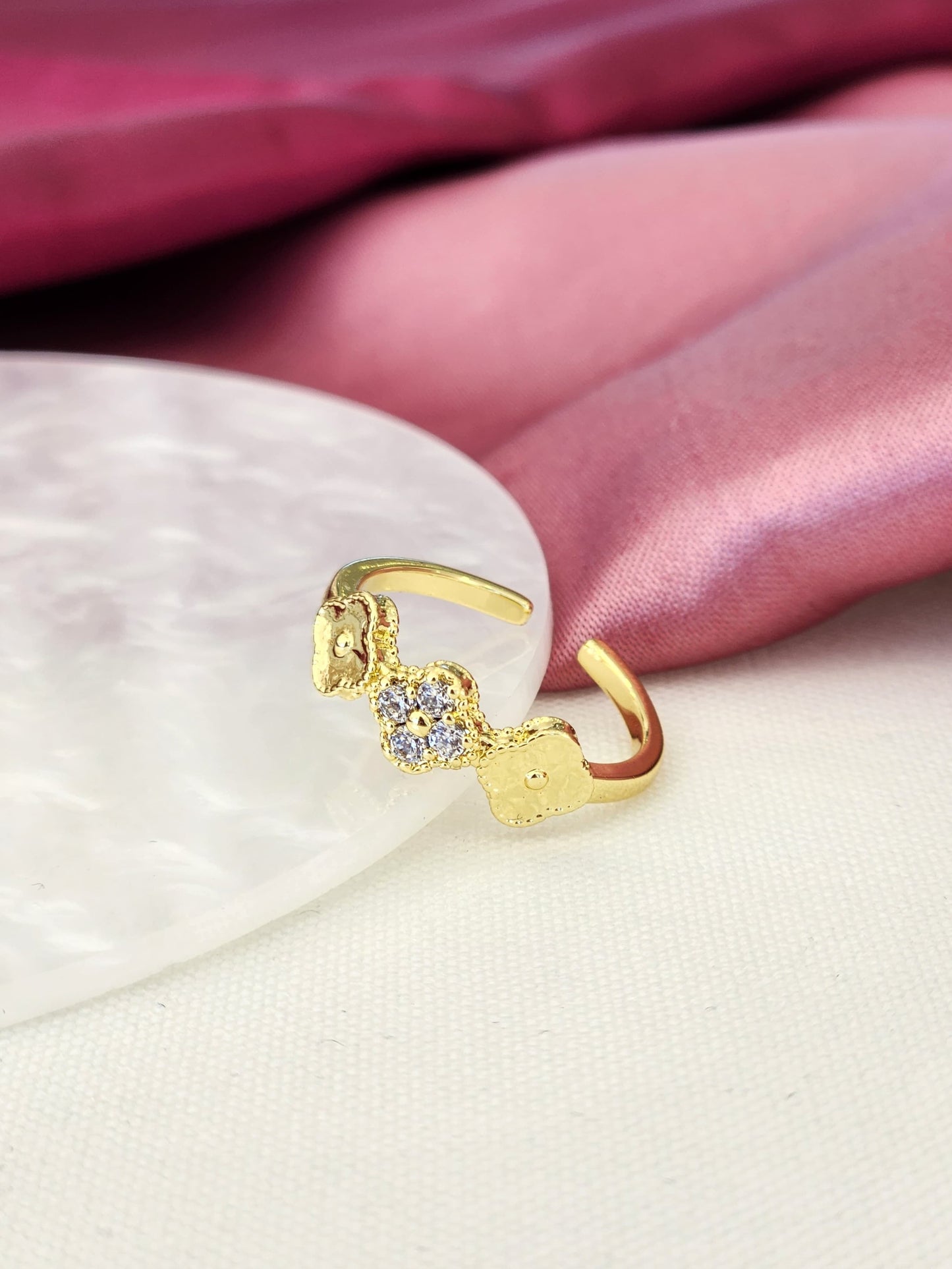Anillo triple trebol zirconia dorado #K19
