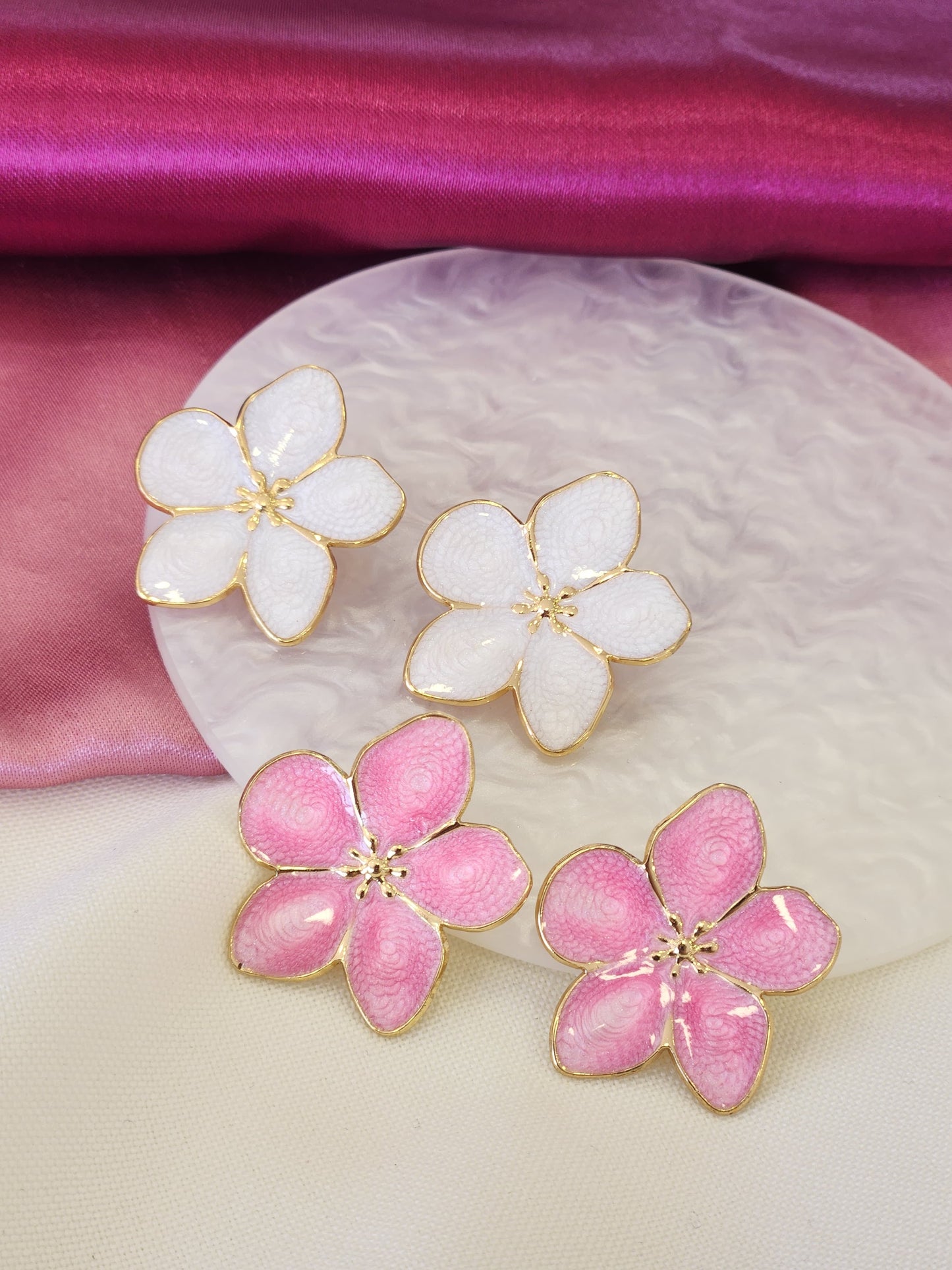 Aretes flor petalos brillos