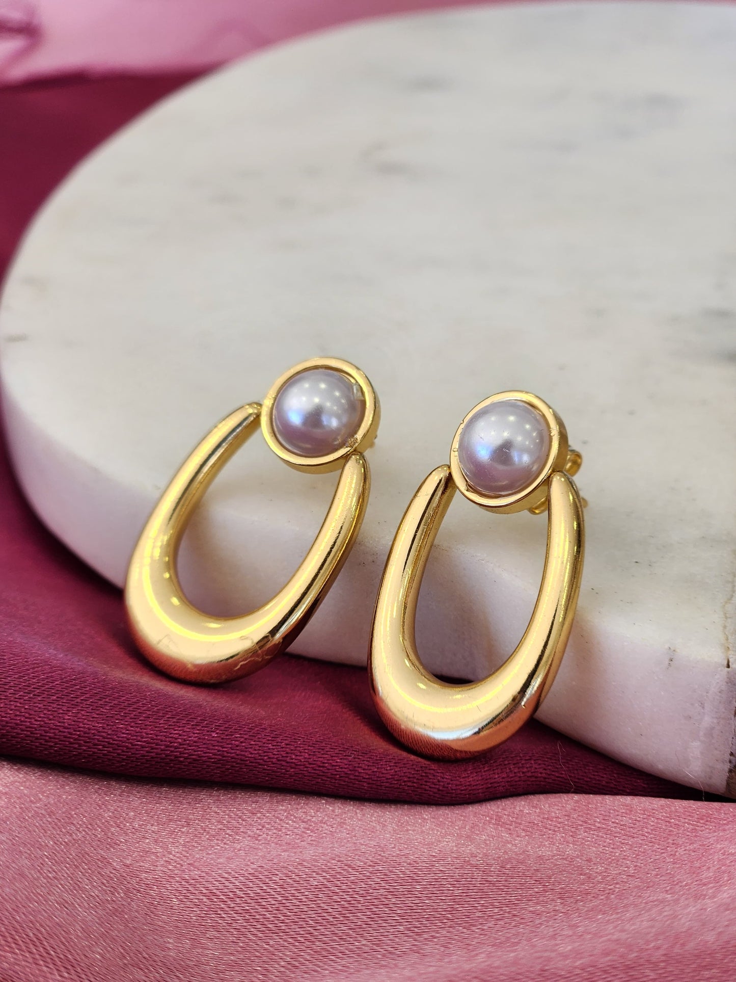 Aretes ovalados con perla lisos #A1