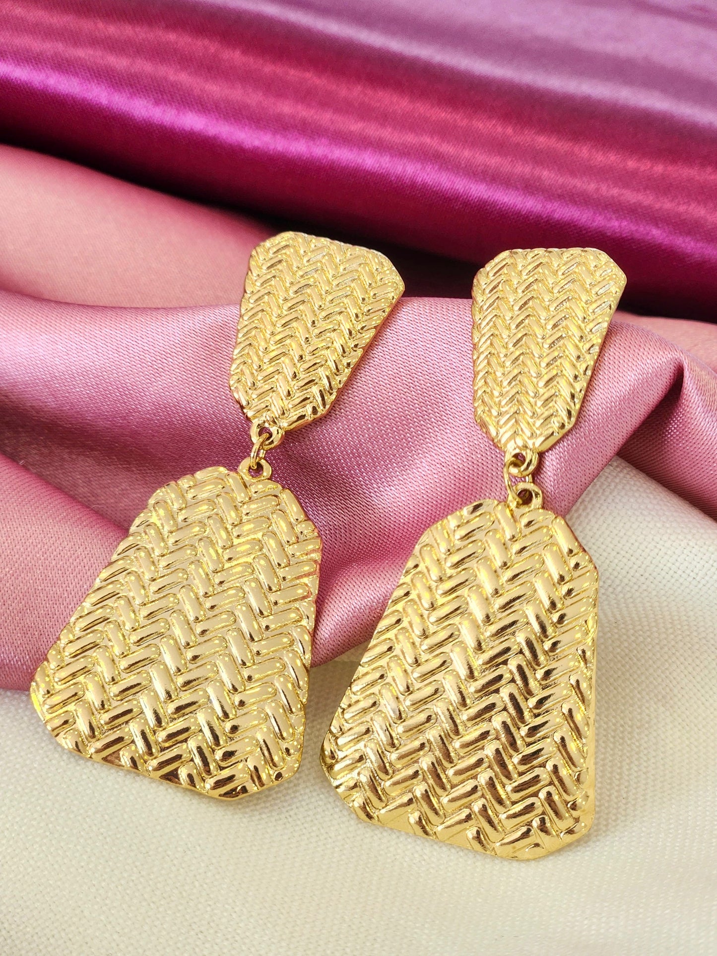 Aretes colgantes zigzag