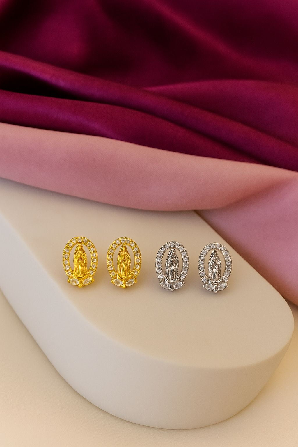 Aretes virgen ovalados #80