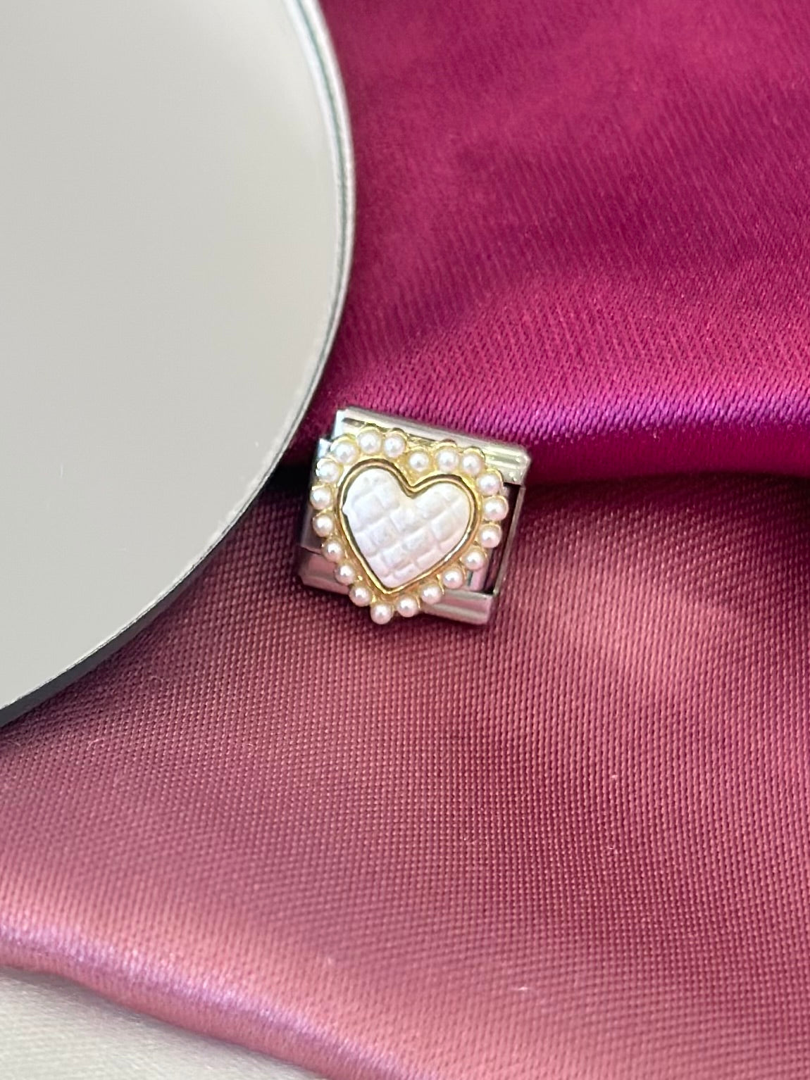 Corazon blanco con perlas Charm #15