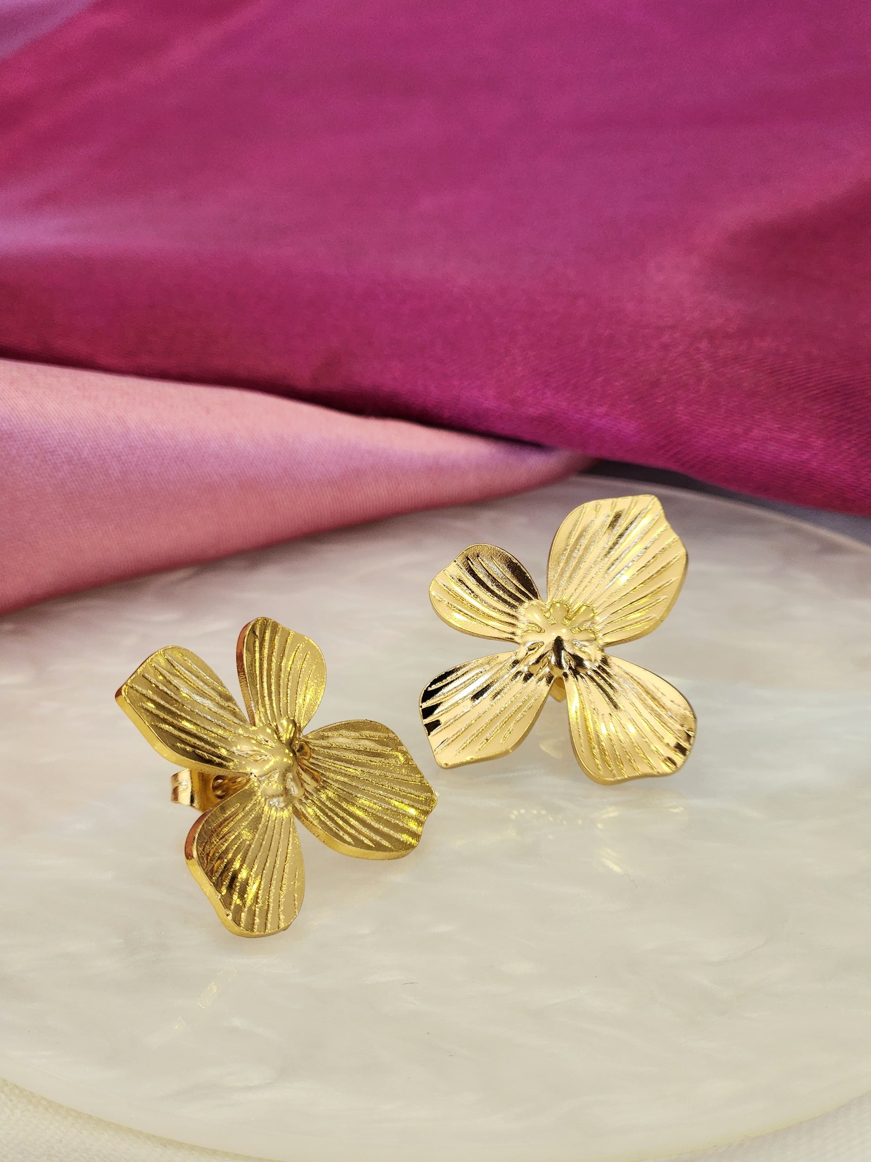 Aretes flor 4 petalos irregulares #K67