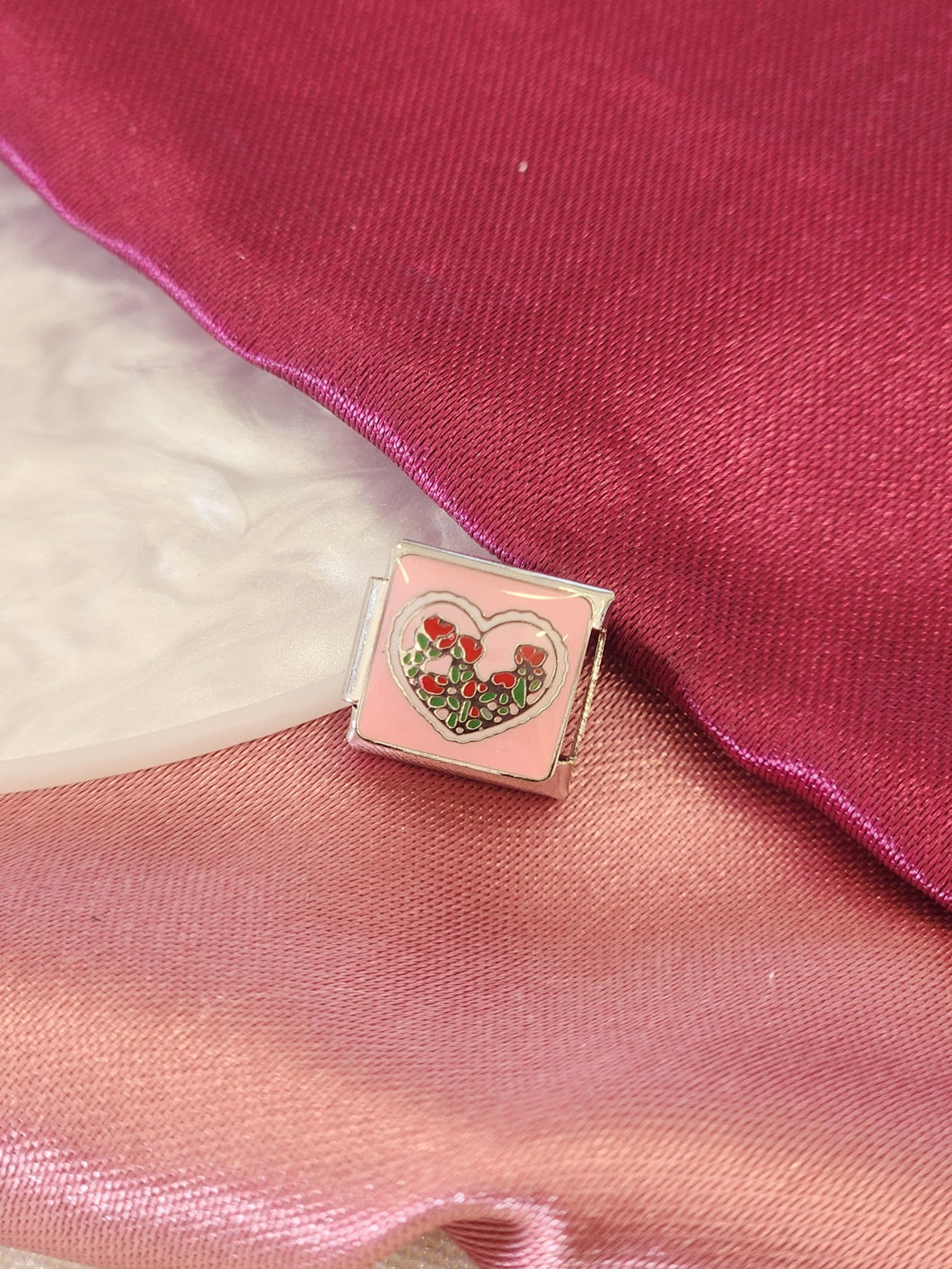 Charm corazon flores